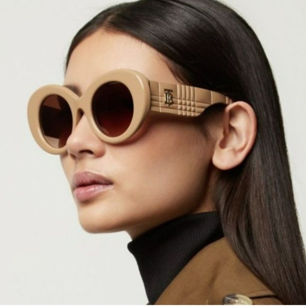 Burberry Beige and Brown Gradient Sunglasses